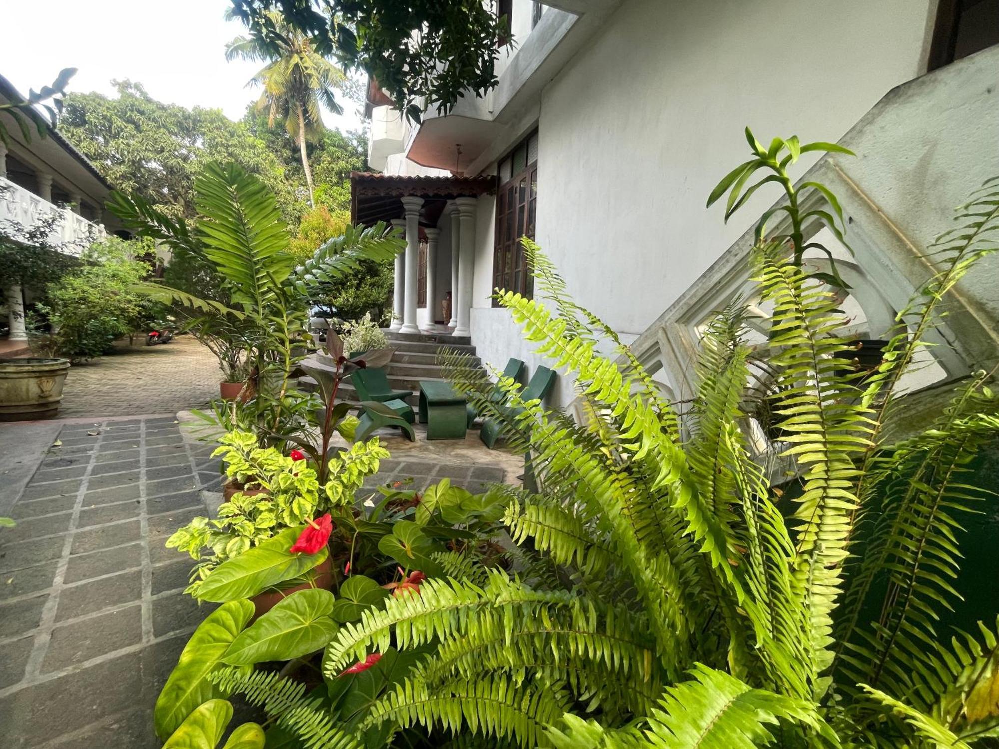 Serendipity Beach Unawatuna Exterior photo
